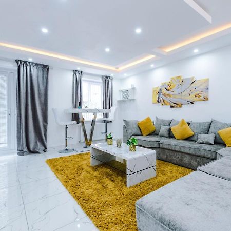Luxury 3 Bedroom House Close To Manchester Center Екстериор снимка