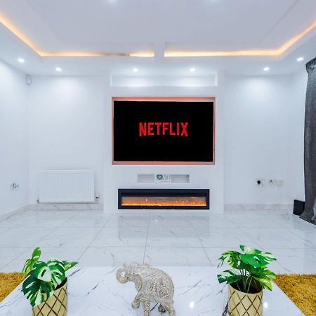 Luxury 3 Bedroom House Close To Manchester Center Екстериор снимка