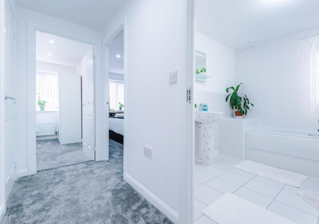 Luxury 3 Bedroom House Close To Manchester Center Екстериор снимка