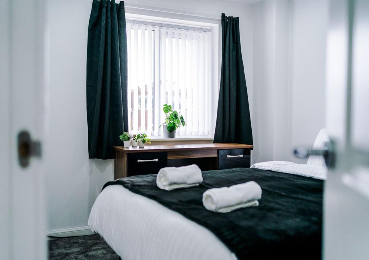 Luxury 3 Bedroom House Close To Manchester Center Екстериор снимка