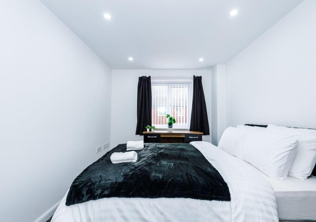 Luxury 3 Bedroom House Close To Manchester Center Екстериор снимка